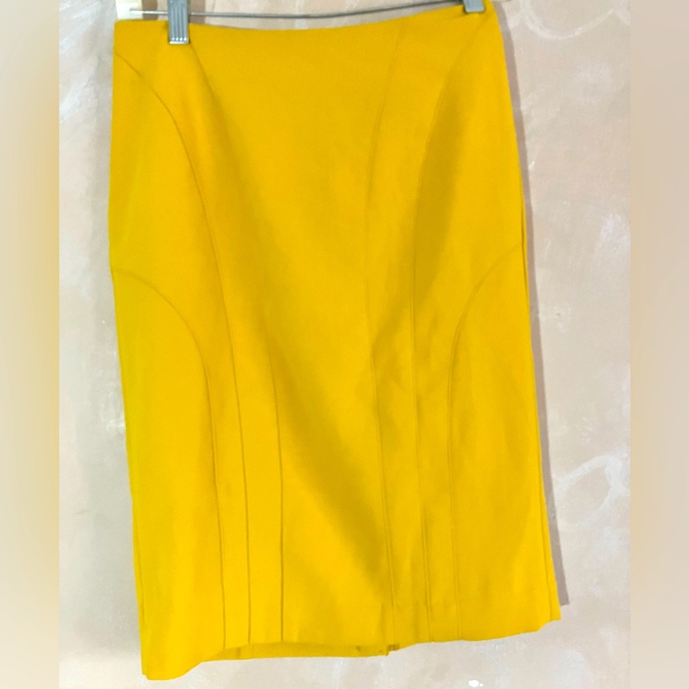 Brand new yellow Banana Republic Pencil Skirt Lined sz 4